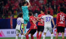 米兰体育-球员在比赛中发挥出色，争夺领先地位的简单介绍