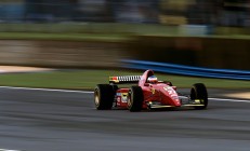 ac米兰-奥亚尔萨瓦尔闪电破门，F1新赛季揭幕战悬念提前终结