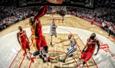 ac米兰官网-绝境鹰啸，德罗赞关键先生之夜，老鹰逆转马刺启示录