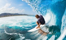 米兰真人-赛道上的君王，爱德华兹攻防两端统治F1年度争冠之夜