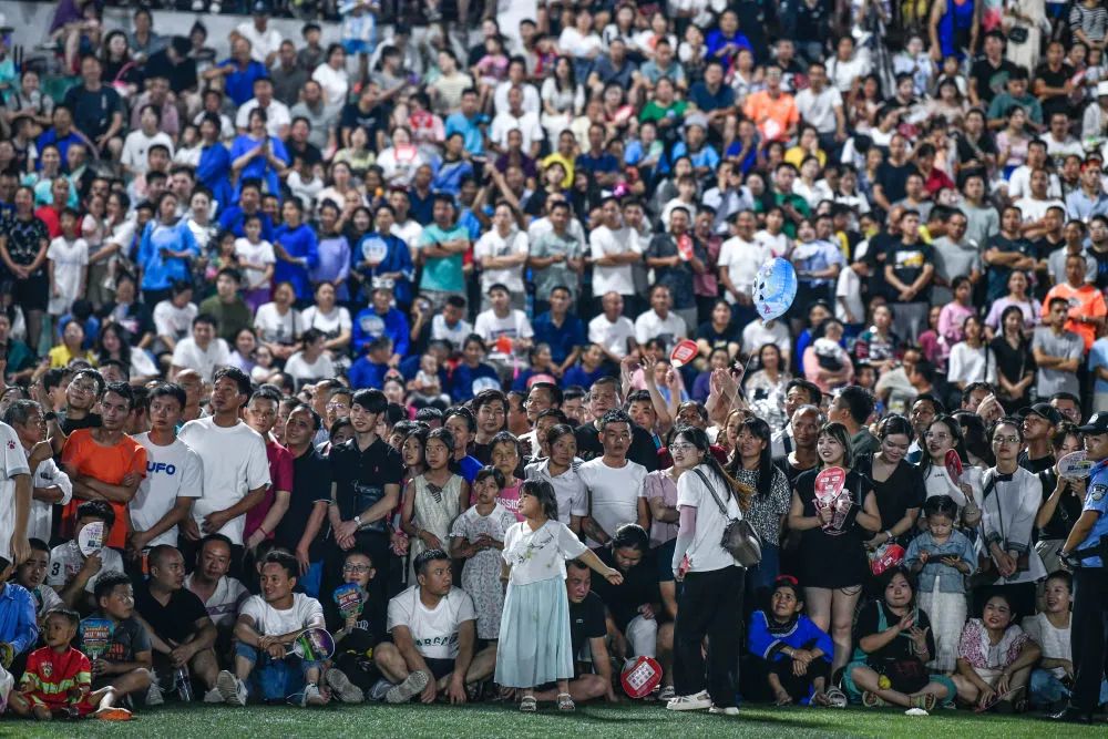 包含精彩的体育比赛赢得观众掌声的词条 包含精彩的体育比赛赢得观众掌声的词条