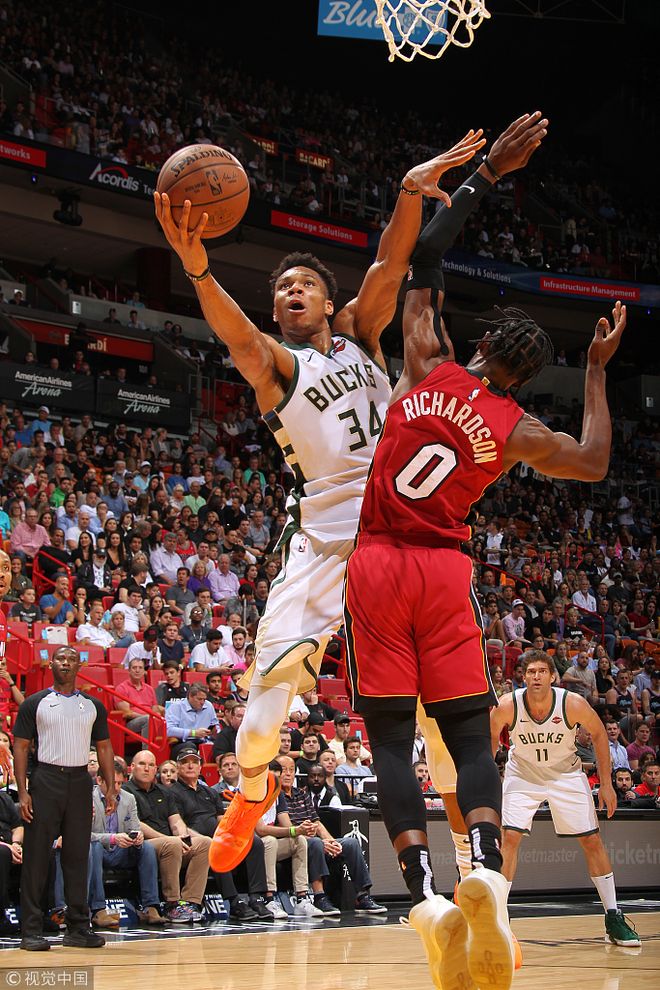 雄鹿队韦德重返球场圆满结束生涯的简单介绍