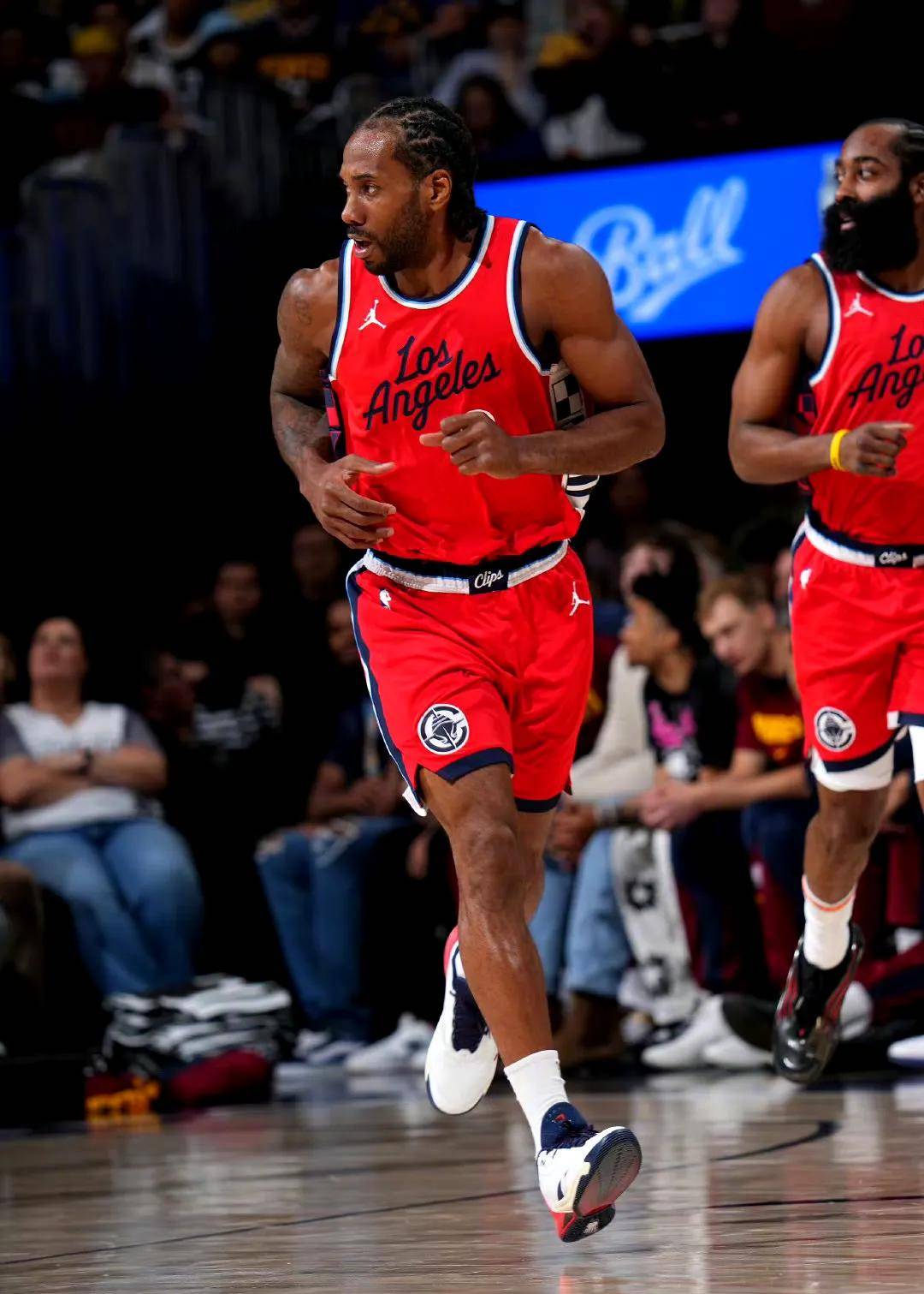 天津队险胜湖人,伦纳德状态火热的简单介绍 天津队险胜湖人,伦纳德状态火热的简单介绍