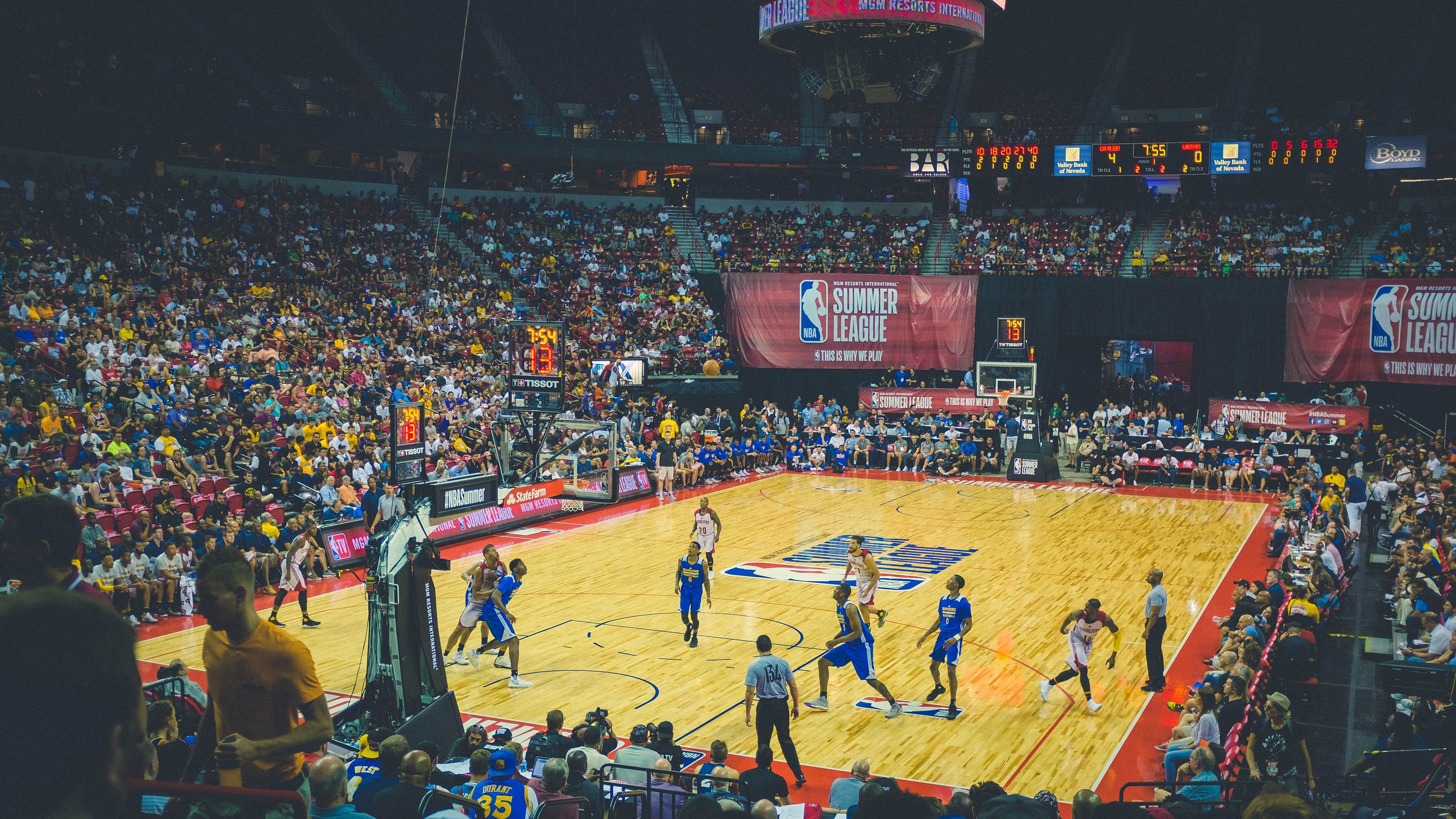 年度焦点之战，黄蜂以节奏掌控击溃湖人