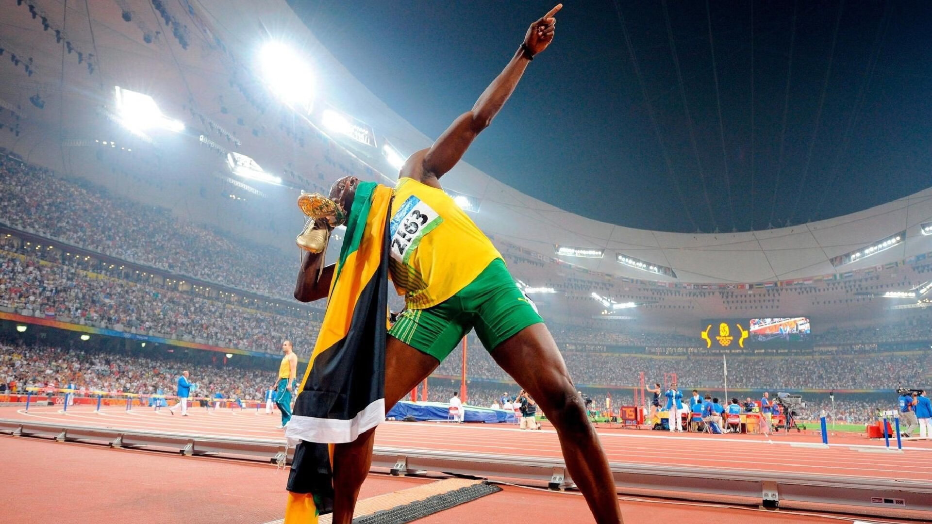 丹麦童话续写，决胜局力克爱尔兰，卢卡库闪耀全场成焦点